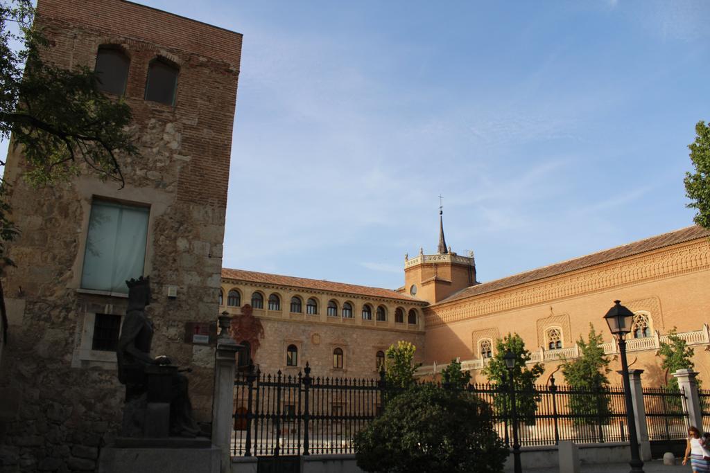 Hotel Cuatro Canos Alcalá de Henares Kültér fotó